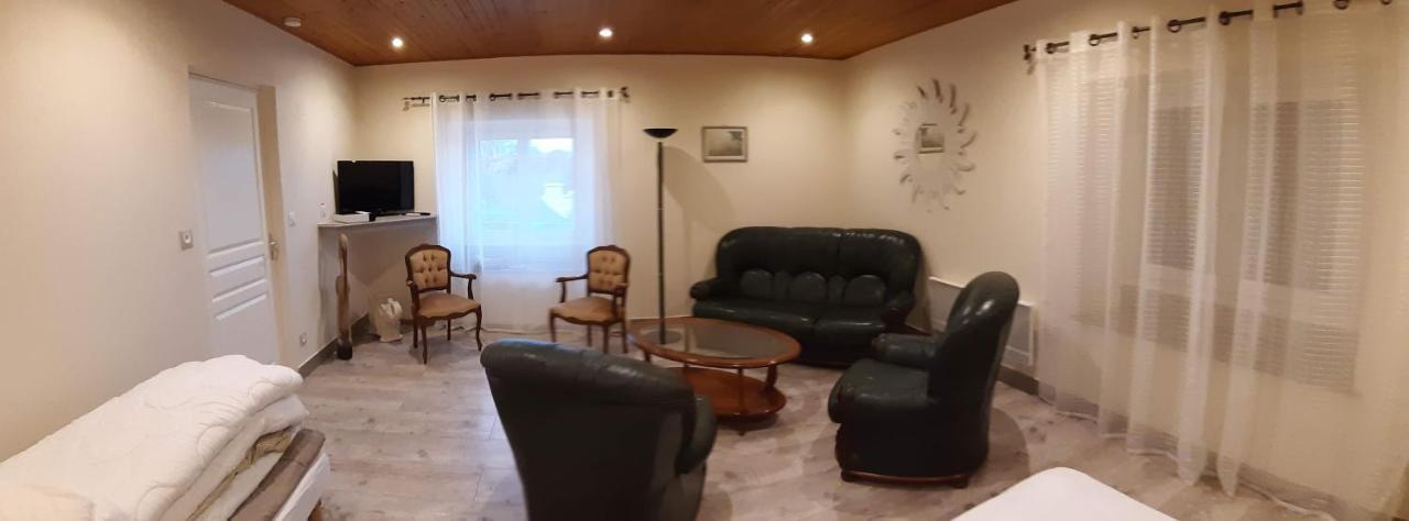 Gite Les Deux Meules Sainte-Colombe  Екстер'єр фото